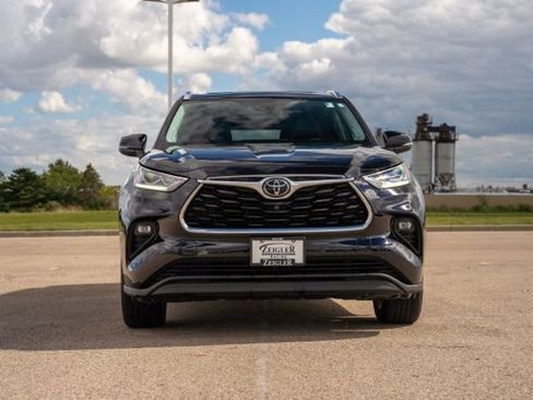 Used 2020 Toyota Highlander Limited AWD/4WD image 2