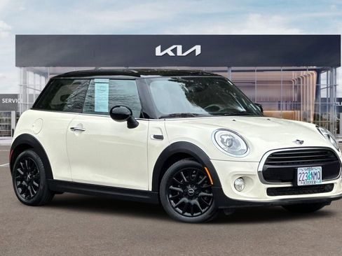 Used 2016 MINI Cooper 2-Door Hardtop image 2
