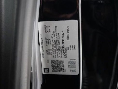 Used 2023 Chevrolet Colorado Z71 w/ Z71 Convenience Package 2 image 36