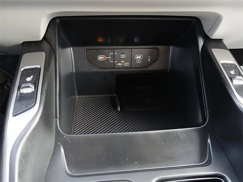 Used 2025 Kia Sorento S image 18