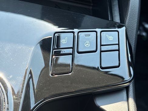 Used 2023 Kia Sportage EX AWD/4WD image 13