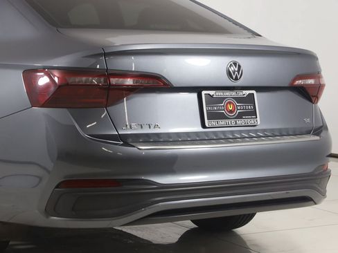 Used 2024 Volkswagen Jetta SE w/ Panoramic Sunroof Package FWD image 21