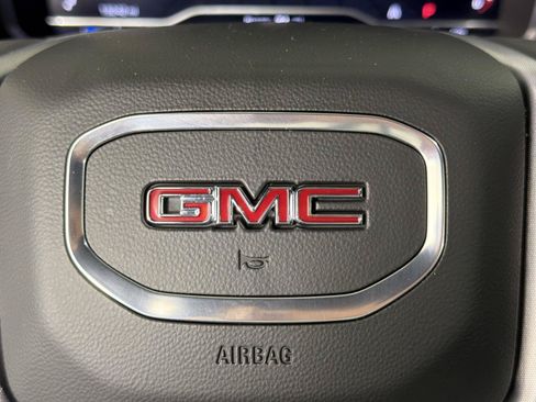 Used 2023 GMC Yukon XL SLT w/ SLT Luxury Package RWD image 25