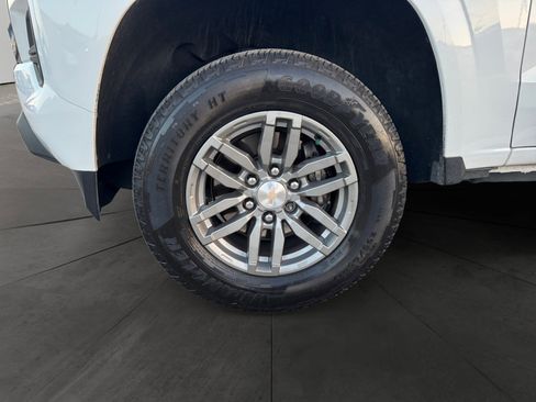 Used 2024 Chevrolet Colorado LT w/ LT Convenience Package image 14