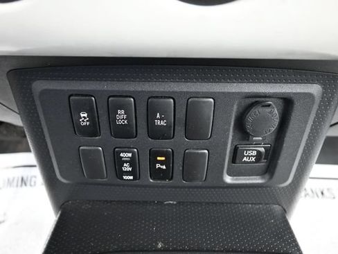 Used 2014 Toyota FJ Cruiser 4WD w/ Upgrade Package image 16