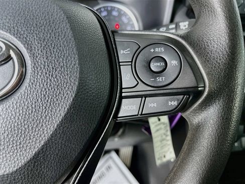 Used 2022 Toyota RAV4 LE FWD image 17