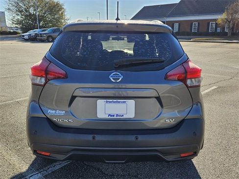 Used 2020 Nissan Kicks SV image 10