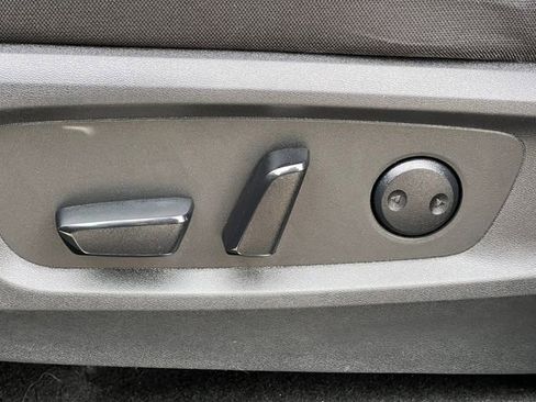 Used 2024 Nissan Pathfinder SV AWD/4WD image 12