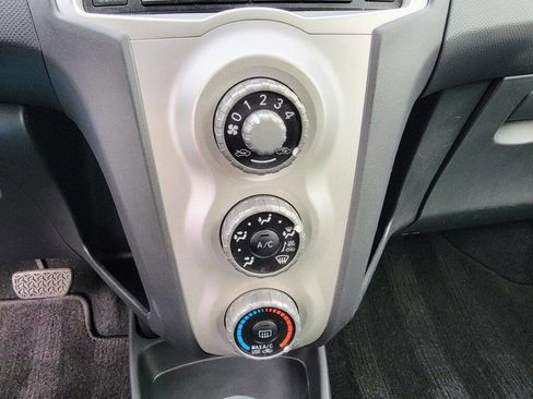 Used 2008 Toyota Yaris 2-Door Hatchback image 33