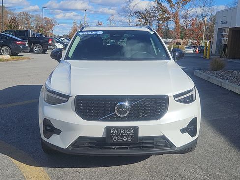 Used 2025 Volvo XC40 B5 Plus w/ Protection Package Premier image 26