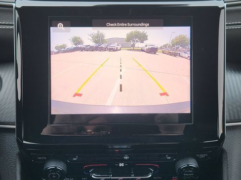 Used 2024 Jeep Grand Cherokee L Laredo RWD image 18