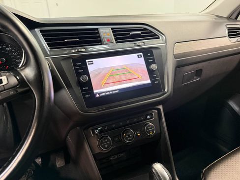 Used 2018 Volkswagen Tiguan SE w/ Panoramic Sunroof Package AWD/4WD image 77