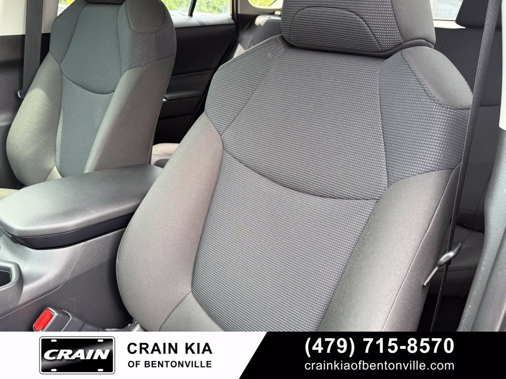Used 2025 Toyota RAV4 LE AWD/4WD image 23