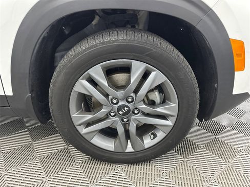 Used 2021 Kia Seltos LX image 12