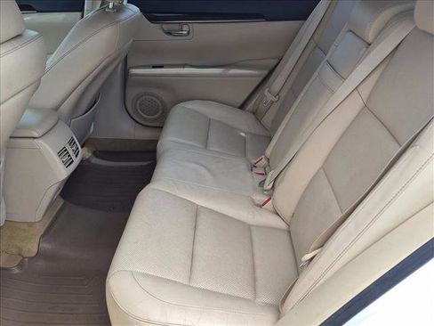 Used 2013 Lexus ES 350 w/ Luxury Pkg FWD image 16