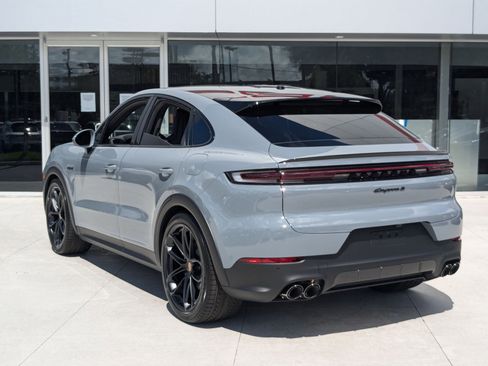 New 2025 Porsche Cayenne S image 3