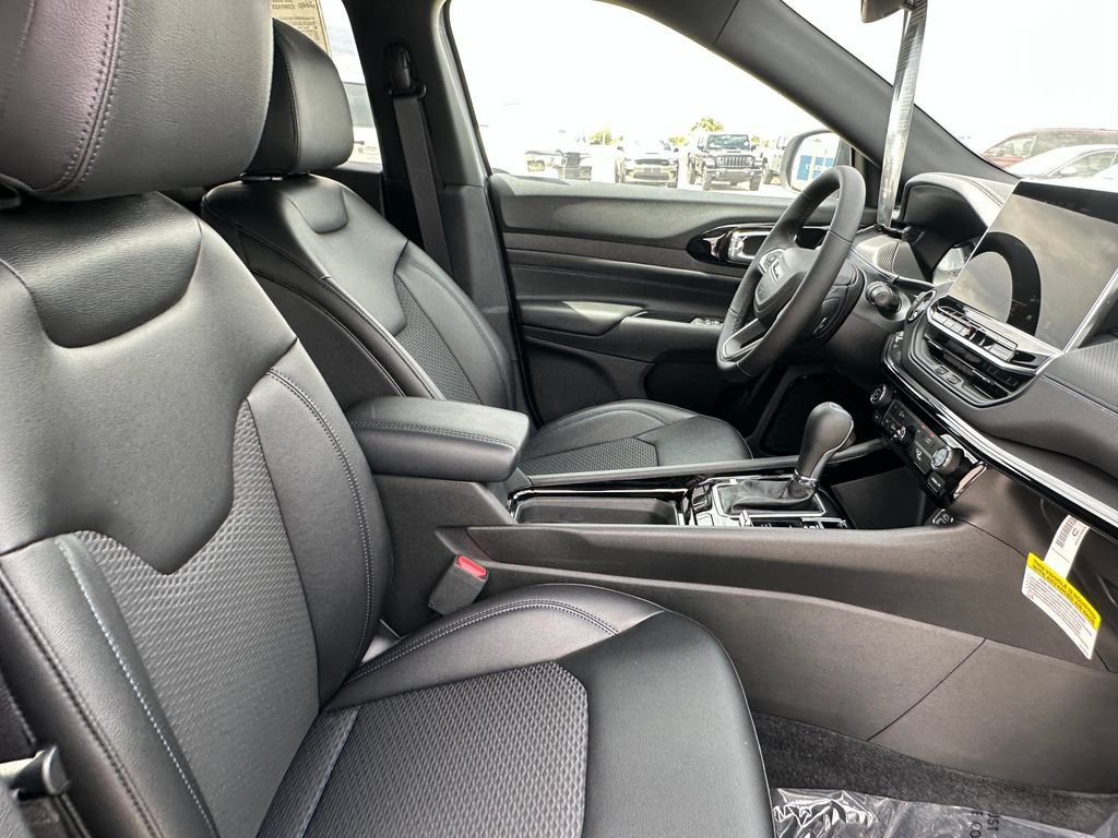 New 2026 Jeep Compass Latitude AWD/4WD image 15