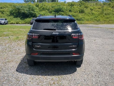 Used 2022 Jeep Compass Limited image 4
