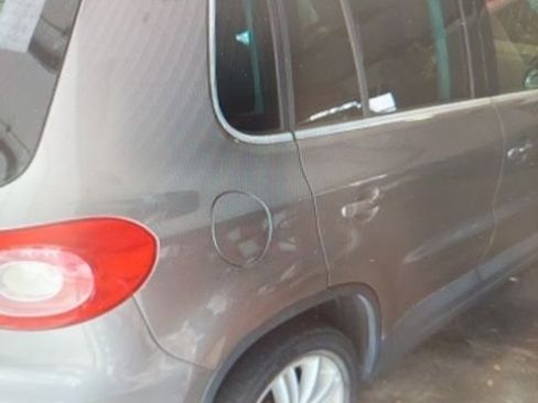 Used 2009 Volkswagen Tiguan SE image 14