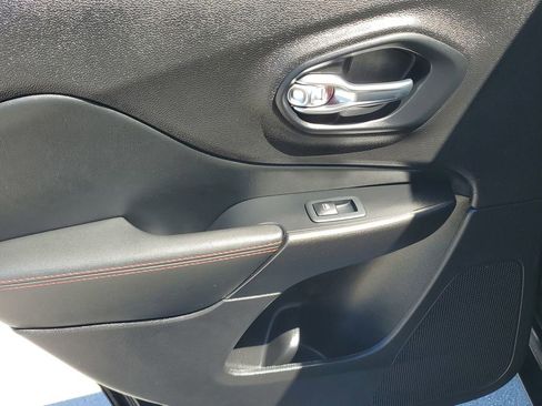 Used 2021 Jeep Cherokee Trailhawk w/ Sun, Sound & Nav Group image 47