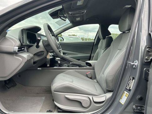 New 2026 Hyundai Elantra SE FWD image 7