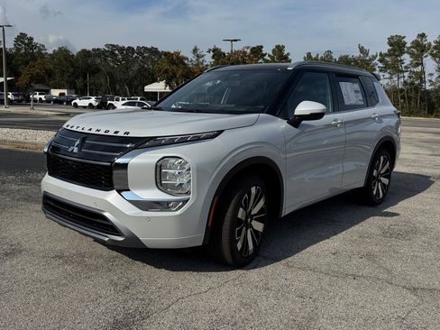New 2026 Mitsubishi Outlander SEL FWD image 3