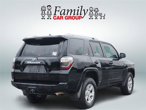 Certified 2018 Toyota 4Runner SR5 image 4