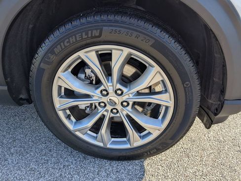 Used 2022 Ford Explorer XLT w/ Equipment Group 202A AWD/4WD image 14