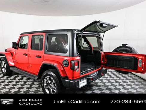 Used 2020 Jeep Wrangler Unlimited Sahara image 30