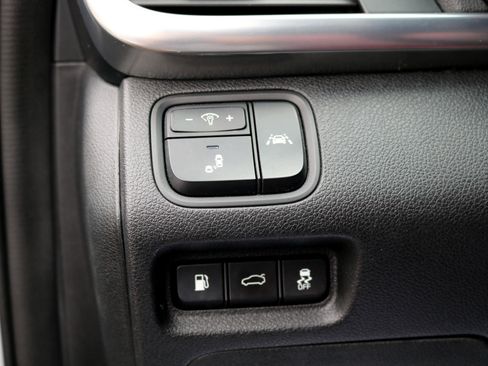 Used 2019 Kia Optima SX image 17