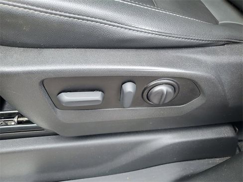 Used 2022 Chevrolet Silverado 1500 LT Trail Boss w/ Convenience Package II image 7