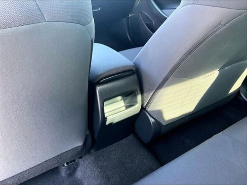 Used 2021 Toyota Corolla LE FWD image 22