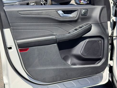 Used 2024 Ford Escape Base w/ PHEV Premium Package image 16