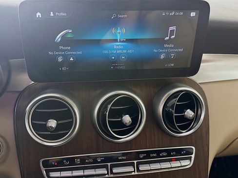 Used 2021 Mercedes-Benz GLC 300 image 18