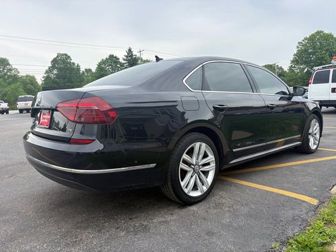 Used 2017 Volkswagen Passat 1.8T SEL Premium FWD image 6