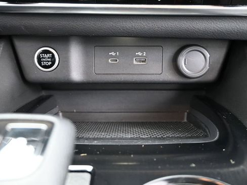 Used 2022 Nissan Rogue SV image 19