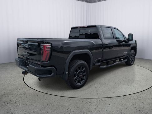 Used 2024 GMC Sierra 2500 AT4 w/ Technology Package AWD/4WD image 3