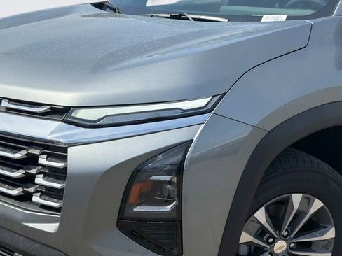 New 2026 Chevrolet Equinox LT w/ Convenience Package II FWD image 9