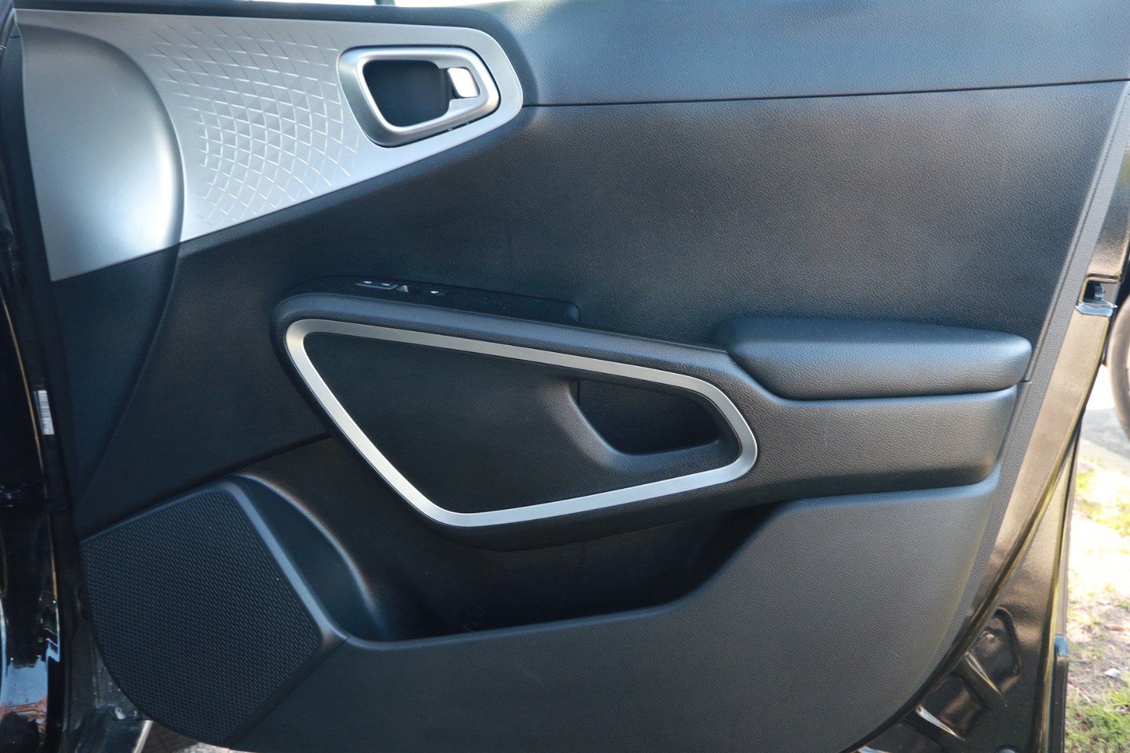 Used 2024 Kia Soul LX w/ Option Group 015 FWD image 29