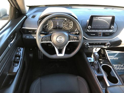 Used 2021 Nissan Altima 2.5 SV FWD image 8