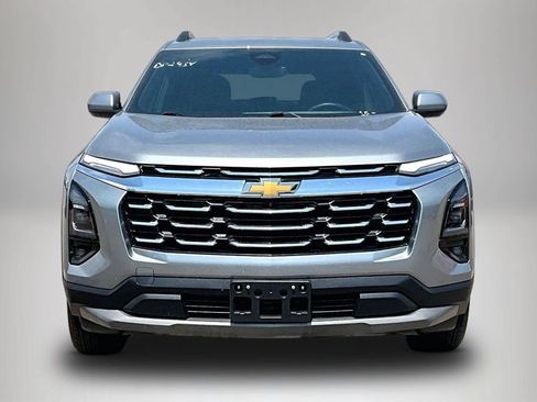 Used 2025 Chevrolet Equinox LT w/ Convenience Package II AWD/4WD image 2