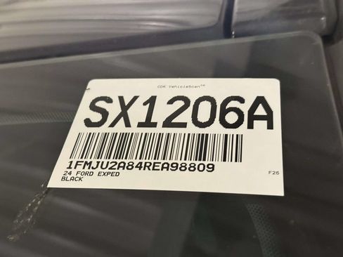 Used 2024 Ford Expedition Limited AWD/4WD image 6