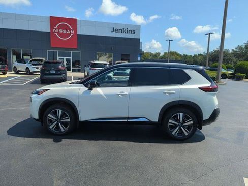 Certified 2023 Nissan Rogue Platinum w/ Platinum Premium Package FWD image 11