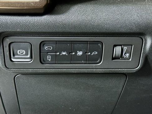 Used 2024 GMC Hummer EV 2X image 10