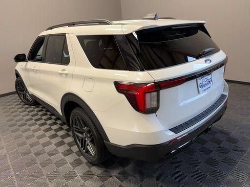 Used 2025 Ford Explorer ST-Line w/ Premium Package AWD/4WD image 9