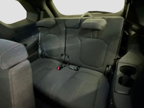 Used 2025 Honda Pilot Sport image 29
