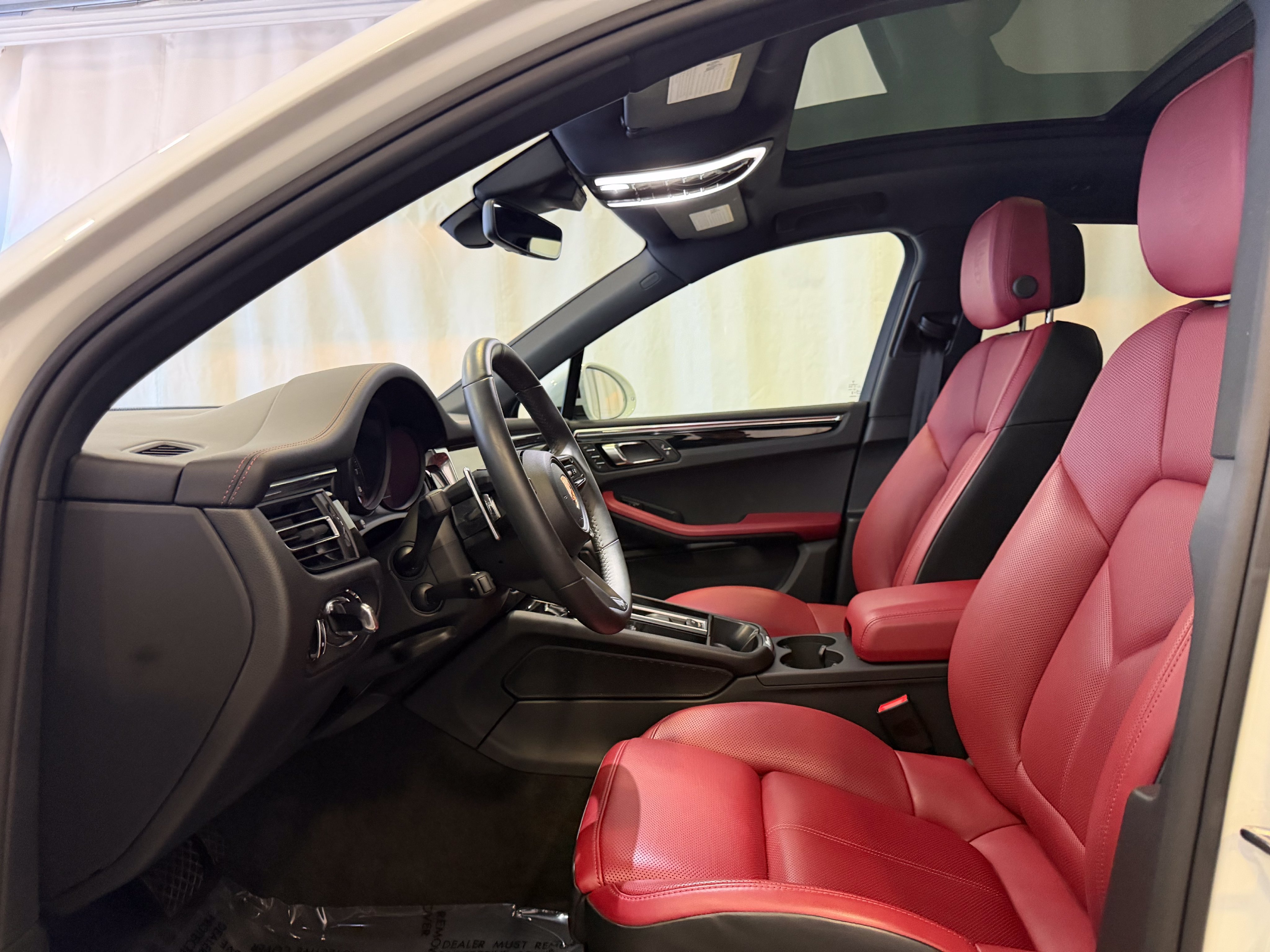 Certified 2026 Porsche Macan Turbo AWD/4WD image 5