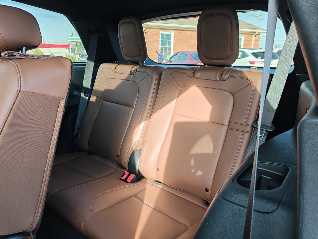 Used 2023 Lincoln Aviator Reserve w/ Equipment Group 201A AWD/4WD image 25