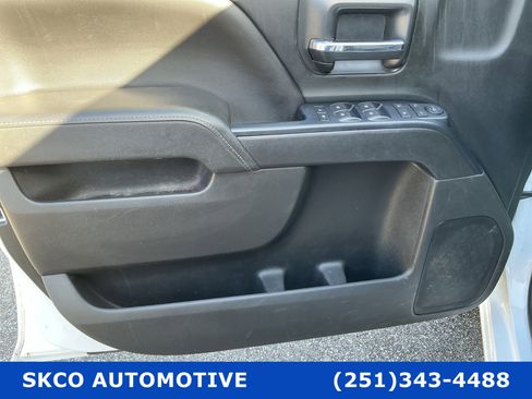 Used 2018 Chevrolet Silverado 1500 Custom w/ Custom Value Package image 12