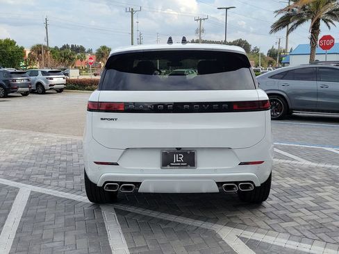 New 2026 Land Rover Range Rover Sport Dynamic SE image 4